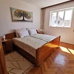 Luka & Frane Apartment