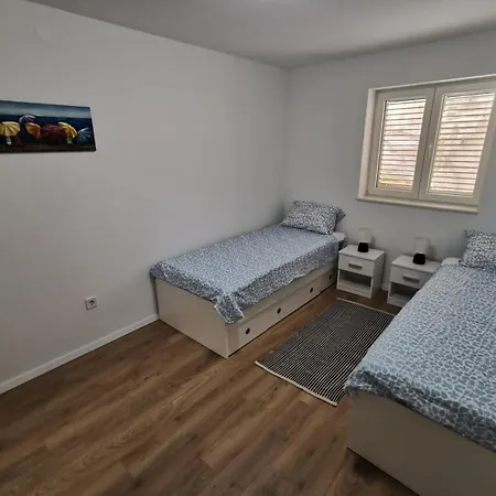 Luka & Frane Appartement *